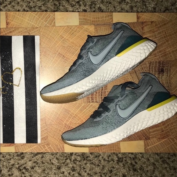 nike epic react kids brown